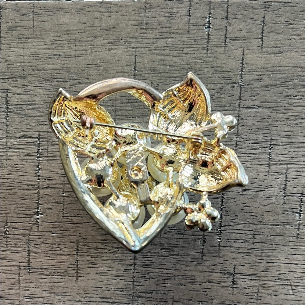 Vintage Gold Pearl and‎ Rhinestone Brooch - Picture 3 of 7